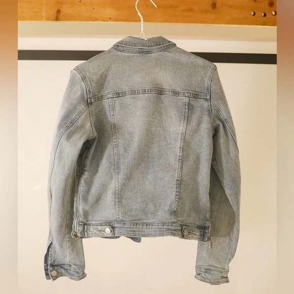 THYME Light  blue washed denim jean jacket - Picture 2 of 6